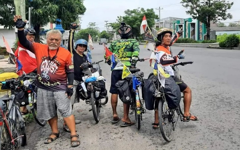 Viral Warga Bandung Gowes Sepeda ke NTB untuk Nonton MotoGP, Bang Zul Janjikan Tiket Gratis