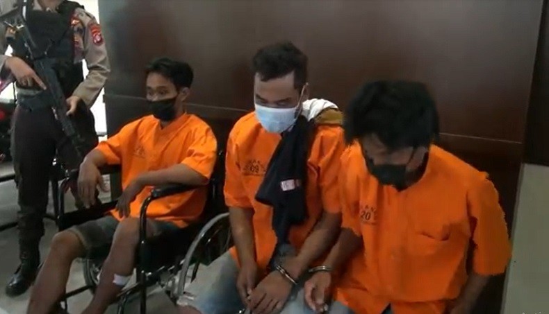 Polisi Tangkap Komplotan Congkel Jendela Rumah di Palangka Raya, 2 Pelaku Ditembak
