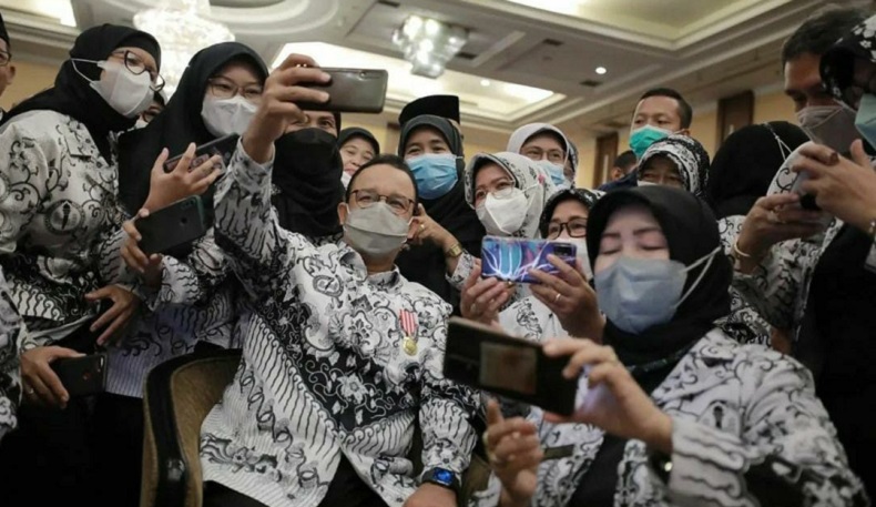 Anies Naikkan Dana Hibah untuk Guru Honorer Swasta jadi Rp538,9 Miliar
