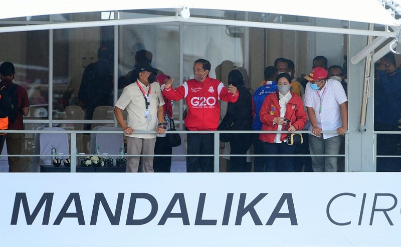 Jokowi Nonton Langsung MotoGP di Mandalika, Didampingi Istri hingga Ketua DPR