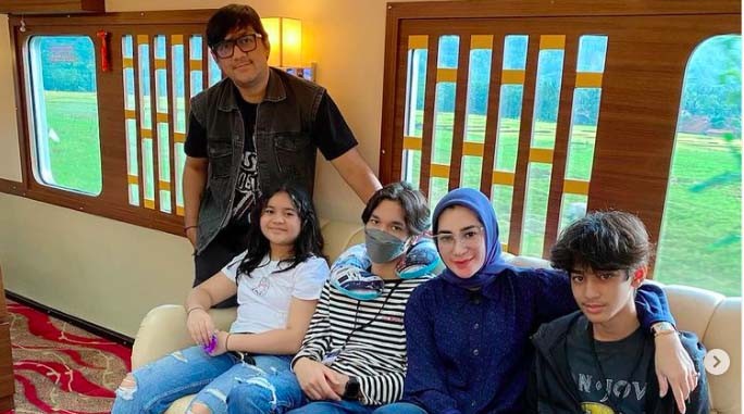 Perjalanan Andre Taulany Menjaga Bahtera Rumah Tangga Selama 16 Tahun: Kalo Macam-macam Ingat Allah 