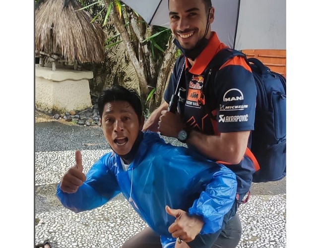 Risman Unggah Momen Gendong Miguel Oliveira: Candidate Champion 2022