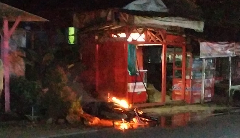 Usai Ngisi BBM, Motor Terbakar dan Nyaris Melalap Pertamini di Cianjur