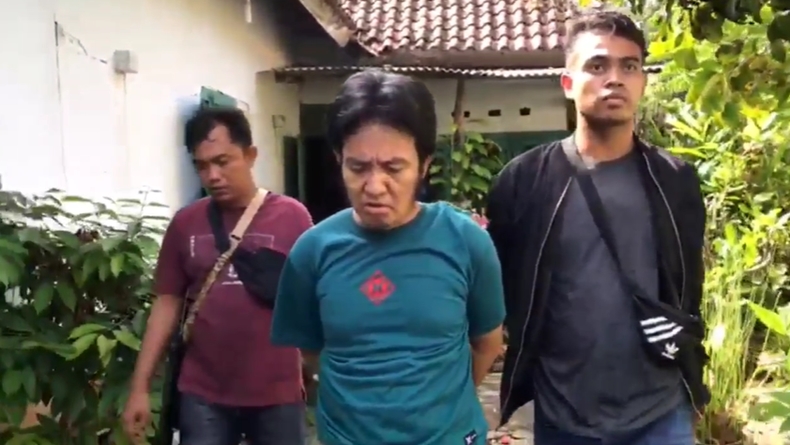Asyik Nyabu di Gudang Rumah, Ican Panik Digerebek Polisi