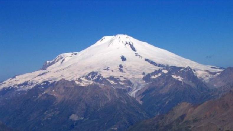 12 Gunung Tertinggi di Indonesia, Nomor 9 Paling Aktif Meletus Dahsyat 2010