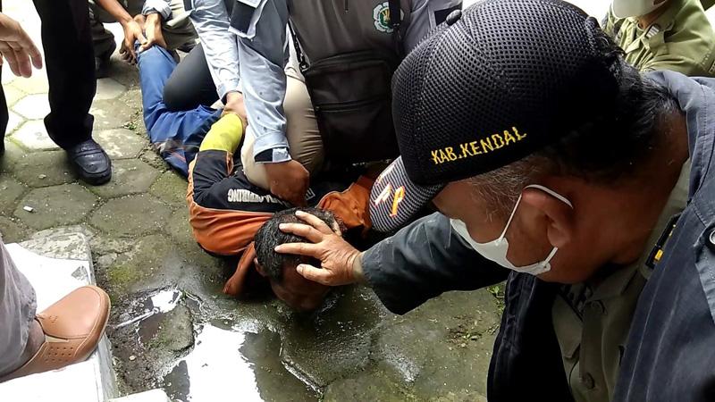  Terjaring Razia PGOT, Gelandangan Ini Ngamuk hingga Gigit Petugas Satpol PP