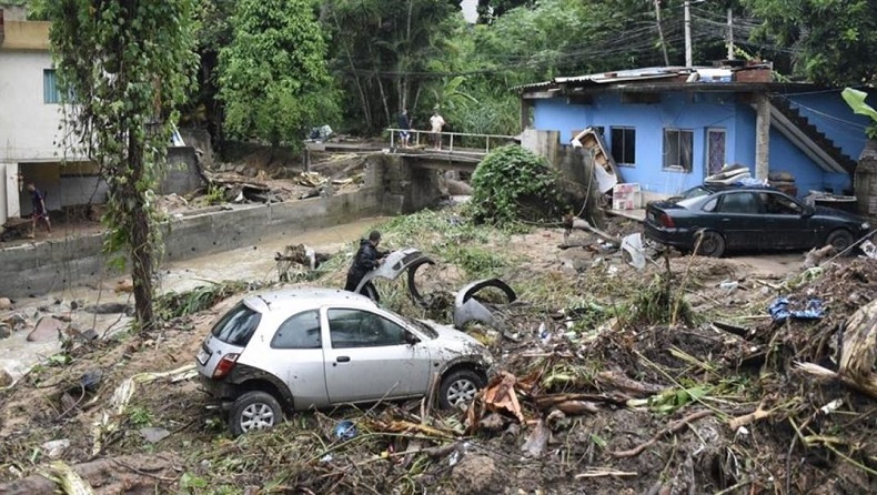 Banjir dan Tanah Longsor Tewaskan 5 Orang, 4 Lainnya Hilang