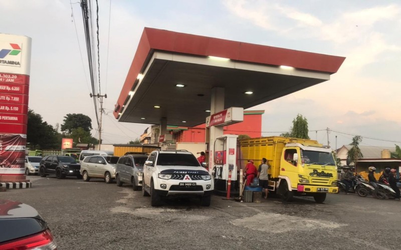 Antrean Solar Bikin Macet, Gubernur Sumsel Minta Pertamina Segera Tangani