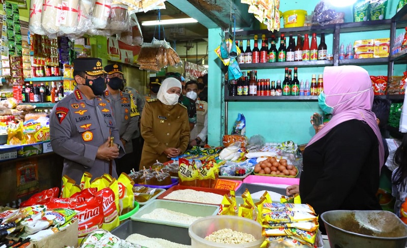 Pantau Distribusi Minyak Goreng Curah di Surabaya, Kapolri: Jangan Lagi Ada Kelangkaan
