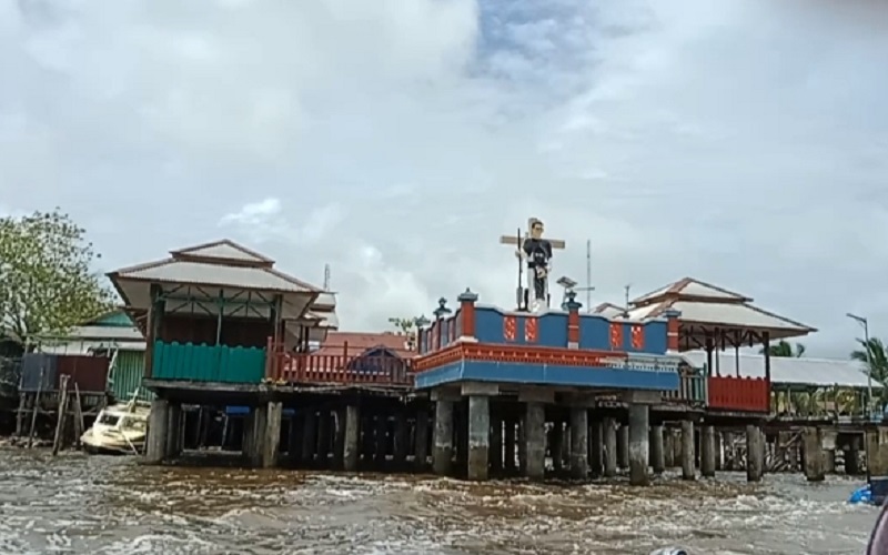 Kisah Permukiman di Atas Air Agats, Pelosok tapi Warga Pakai Motor Listrik