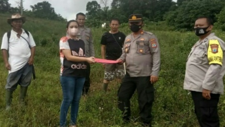 Mengharukan, Warga Tondano Barat Ini Hibahkan Sebidang Tanah ke Polres Minahasa