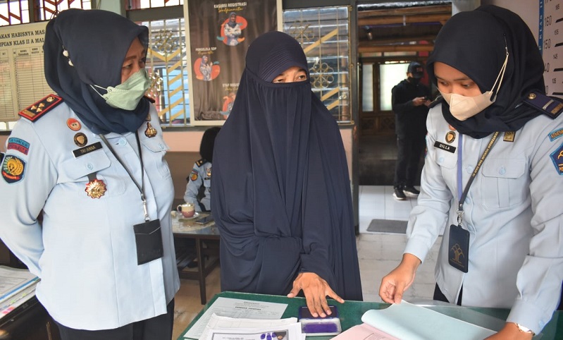 Bebas dari Penjara, Napiter Perempuan Ini Tetap Tak Mau Ikrar Setia pada NKRI 