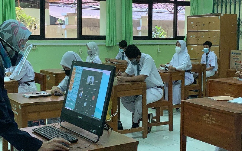 SMA di Sumsel Masih Terapkan PTM Terbatas hingga Tahun Depan