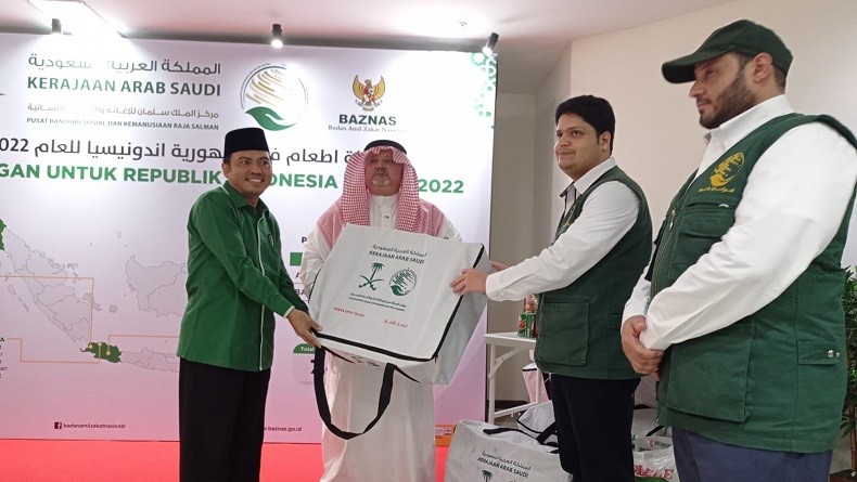 Arab Saudi Bagikan 7.432 Paket Sembako untuk Indonesia