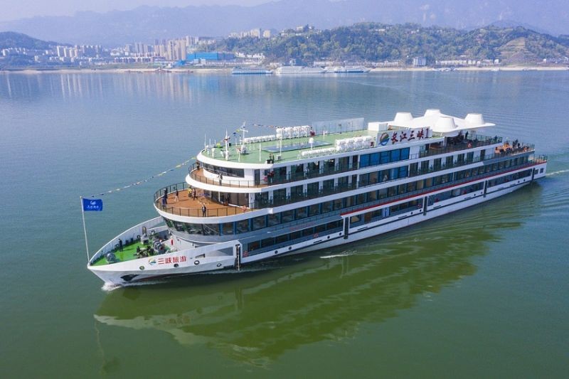 Kapal Pesiar Listrik Buatan China Berlayar Perdana, Diklaim Terbesar di Dunia