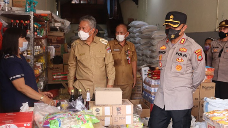 Cek Ketersediaan Minyak Goreng, Kapolres Minsel dan Bupati Datangi Pasar