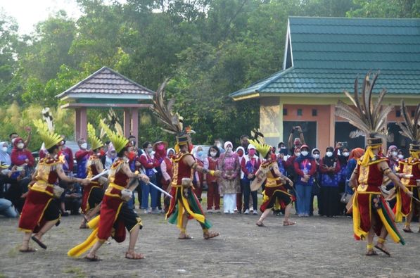 Delegasi Women 20 Jelajahi Wisata Pulau Bakut