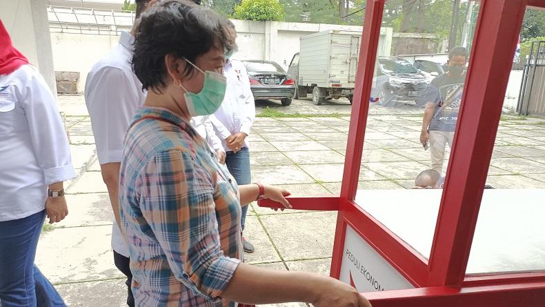 Dapat Gerobak dari Perindo, Pedagang Nasi Uduk: Saya Benar-Benar Bersyukur