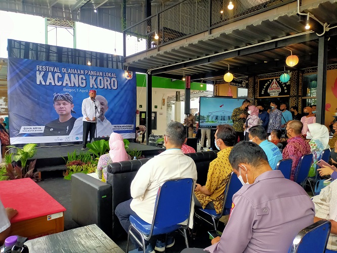 Teten Optimistis Kacang Koro Bisa Gantikan Kedelai Jadi Bahan Baku Tempe