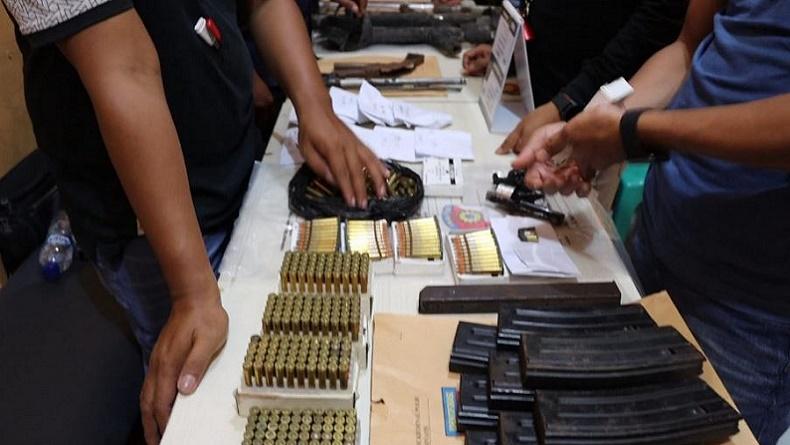 Satgas Damai Cartenz Tangkap Penjual Senpi Rakitan di Keerom, Ratusan Amunisi Disita