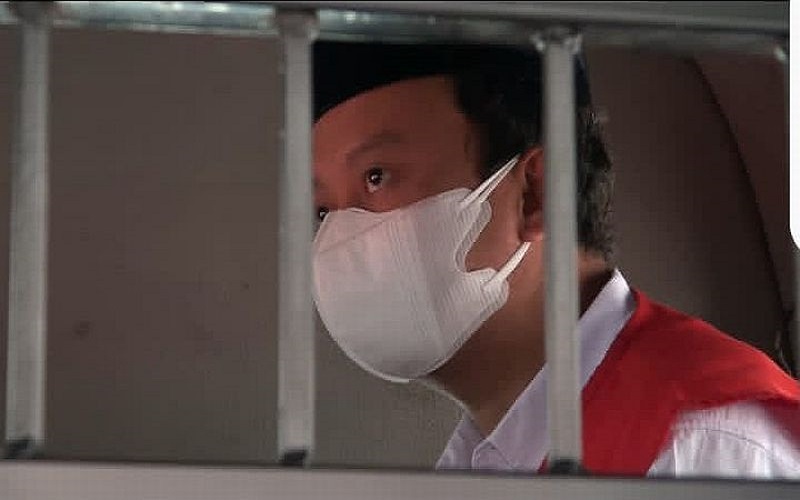 Hakim PT Bandung Minta Herry Wirawan Bertobat Sebelum Hadapi Hukuman Mati 