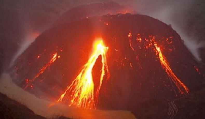 10 Bencana Alam Terbesar di Indonesia, Nomor 6 Langit Seluruh Dunia Gelap bak Kiamat