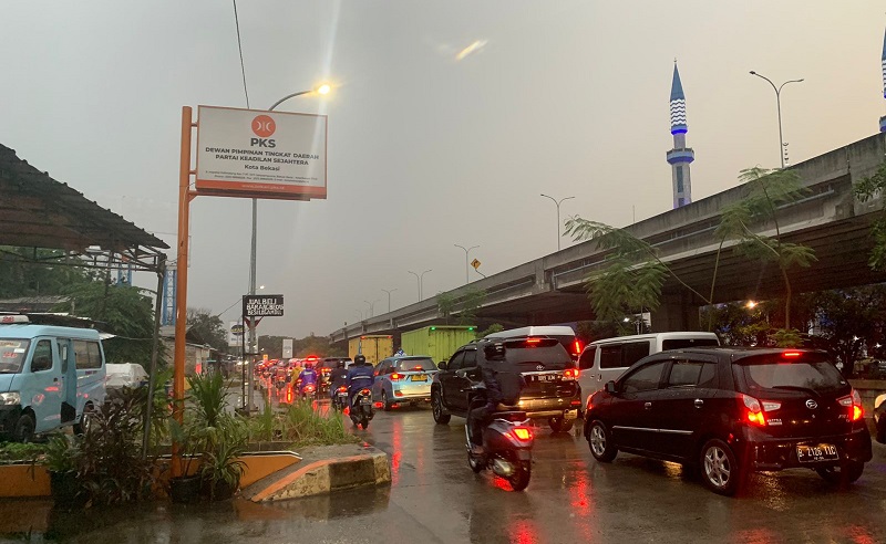 Jelang Mudik, Jalan Kalimalang Diperbaiki di Beberapa Titik