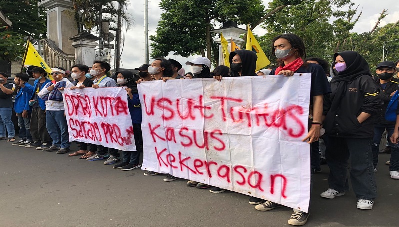 PMII Geruduk Polres Sukabumi Kota, Tuntut Penuntasan Kasus Kekerasan terhadap Mahasiswa