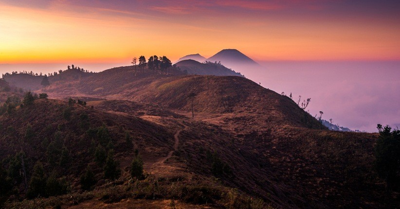 5 Tips Mudah Mendaki Gunung bagi Pemula