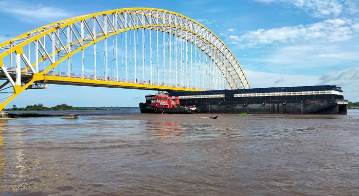 Kembali Ditabrak Kapal, Tiang Jembatan Martadipura di Kutai Kartanegara Bengkok