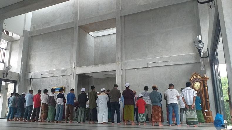 Berkunjung ke Masjid Al Huriyyah di Pasar Minggu, Masjid dengan Nuansa Teduh