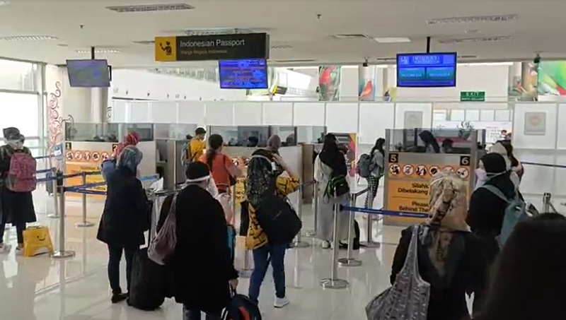 Mudik Awal, Ribuan Pekerja Migran Penuhi Bandara Internasional Juanda