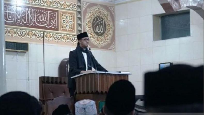 Merdu Baca Alquran, Imam Masjid Jamil Tarok Bukittinggi Ini Diangkat Jadi Guru