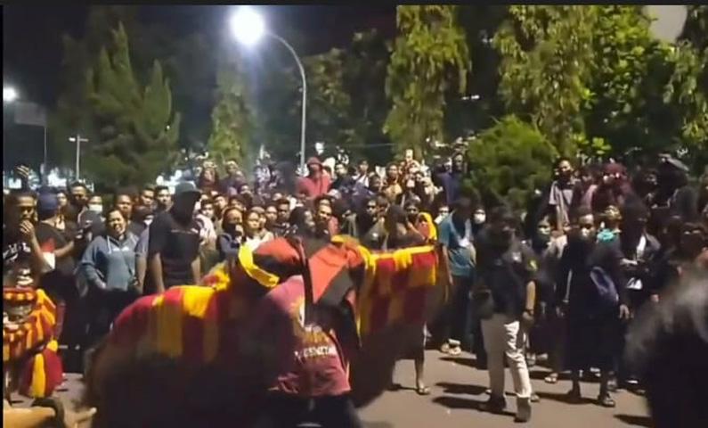  Ratusan Seniman se-Solo Raya Demo Kecam Malaysia Kembali Klaim Reog