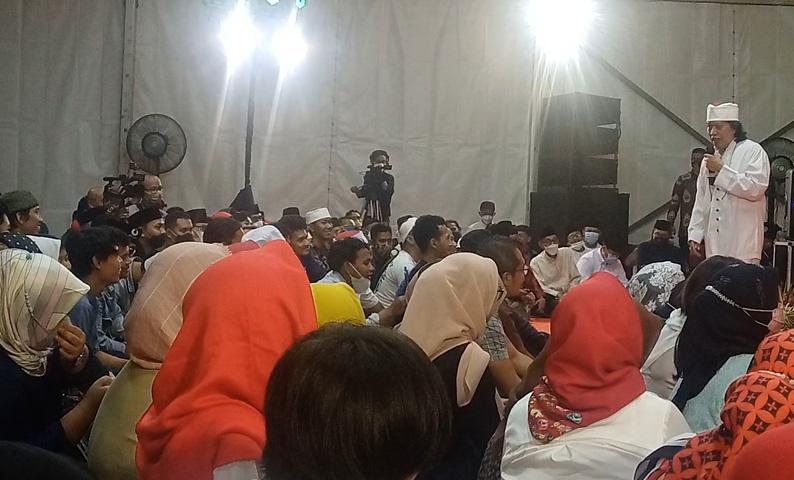 Hadiri Bukber PDIP, Cak Nun: PDI Sudah Tak Tepat Perjuangan Lagi Tapi Pengayoman
