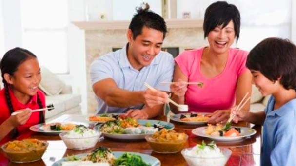 4 Tips Sehat Berpuasa, Coba Kunyah Makanan Sampai 30 Kali saat Berbuka