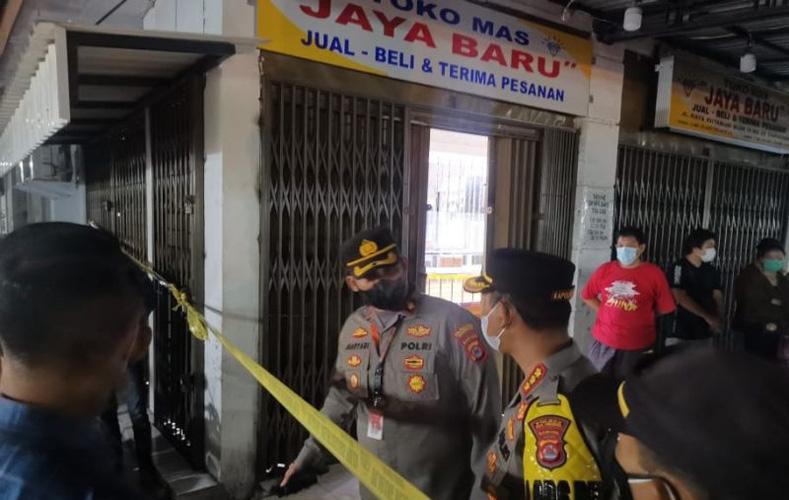  2 Perampok Bersenjata Api di Pasar Kemis Tangerang Bawa Kabur 16 Karat Emas