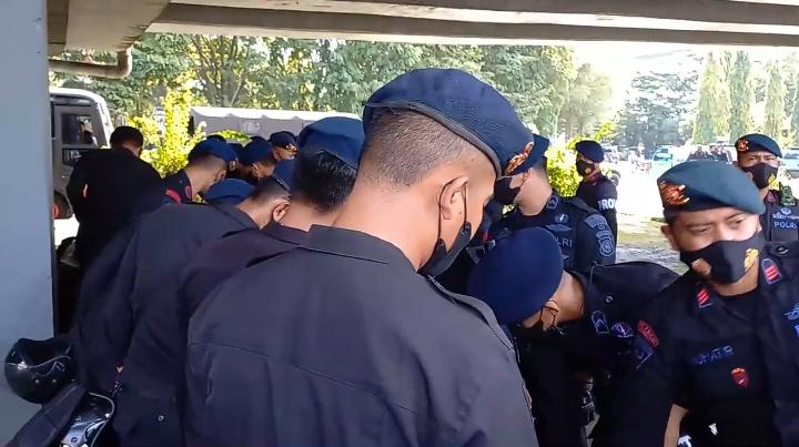 Amankan Unjuk Rasa, 2.700 Personel Gabungan TNI-Polri Tak Bersenjata Api Diterjunkan di Kota Makassar