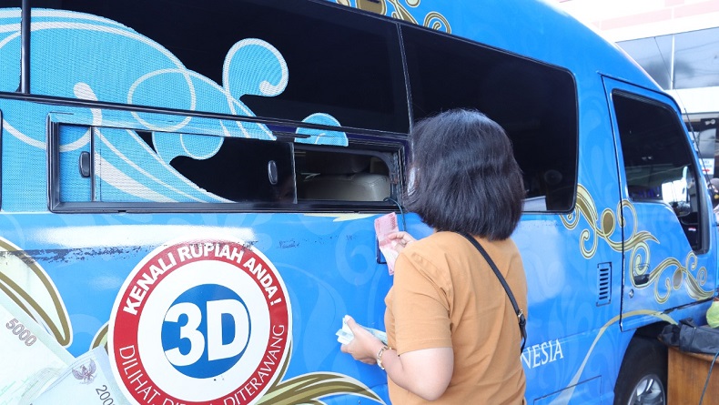Ikut Vaksinasi Covid-19 di Polres Sukoharjo, Bonus Layanan Tukar Uang Baru