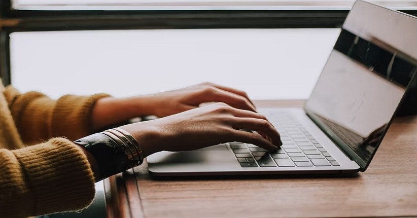 Cara Mengatasi Layar Laptop Hitam, Coba Hal Ini!