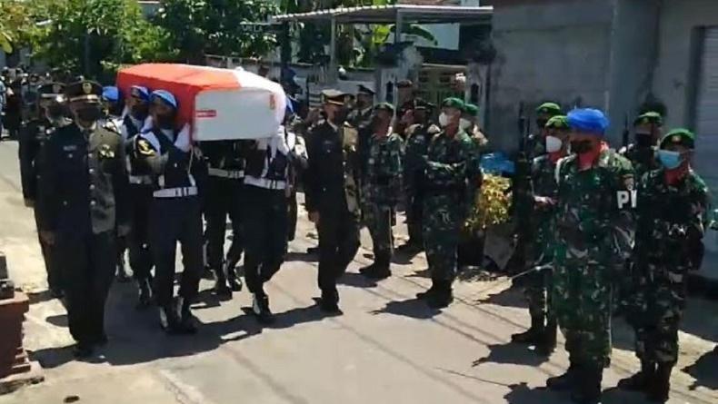 Tangis Pecah Sambut Jenazah Letda I Kadek Suhardiyana, Meninggal saat Kawal KSAD