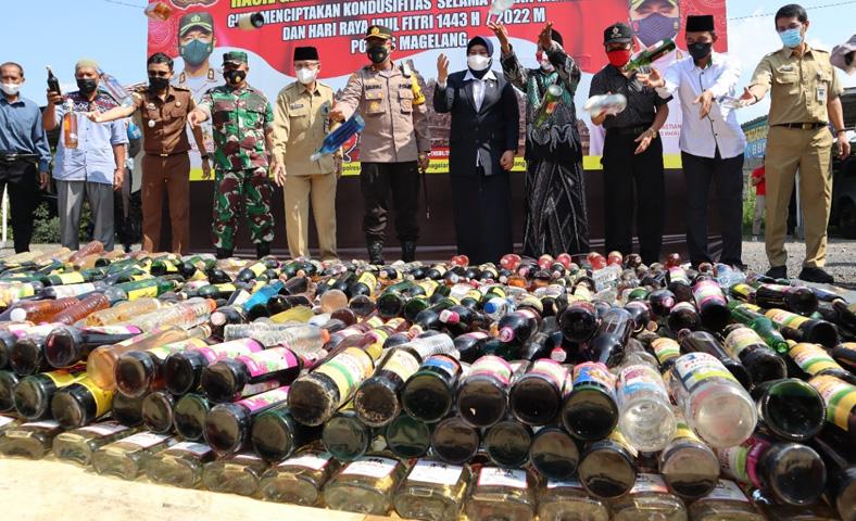  Operasi Cipta Kondisi, Polres Magelang Musnahkan Ribuan Botol Miras Berbagai Merek 