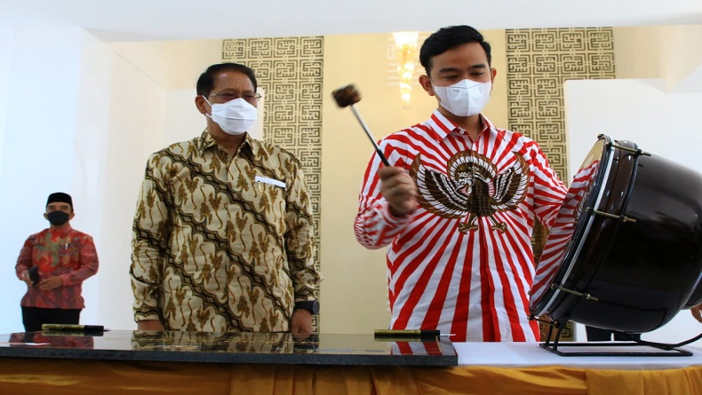 Dirut KAI Bersama Gibran Resmikan Masjid di Stasiun Solobalapan