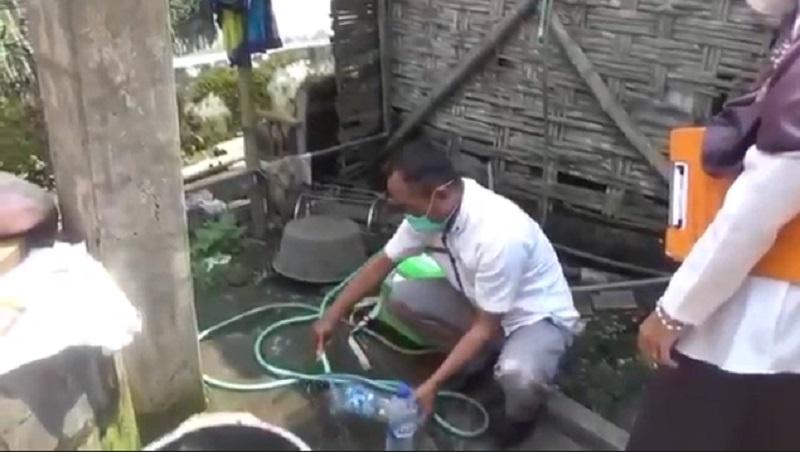 Dalami Dugaan Keracunan Sekeluarga di Jombang, Polisi Periksa Air Sumur Korban 