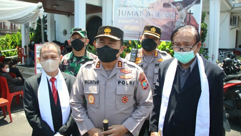 Kunjungi Sejumlah Gereja di Manado, Kapolda Sulut Pastikan Pengamanan Jumat Agung Berjalan Maksimal   