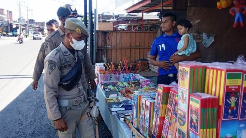Razia Petasan, Satpol PP Meulaboh Amankan Mercon Daya Ledak Besar