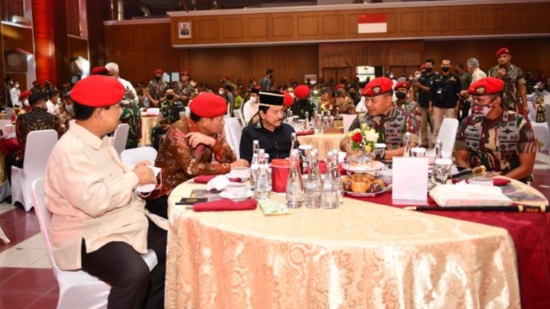 Syukuran Ulang Tahun Kopassus: KSAD, Prabowo dan Hendropriyono Duduk Semeja