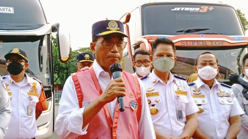 Menhub Budi Karya Minta Maaf Pelabuhan Merak Macet hingga 20 Km