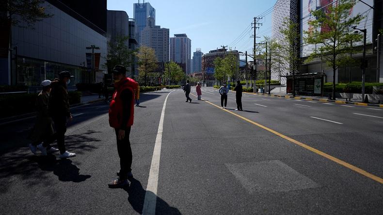 Kasus Covid-19 Naik, Sebagian Besar Warga Shenzhen China Lockdown