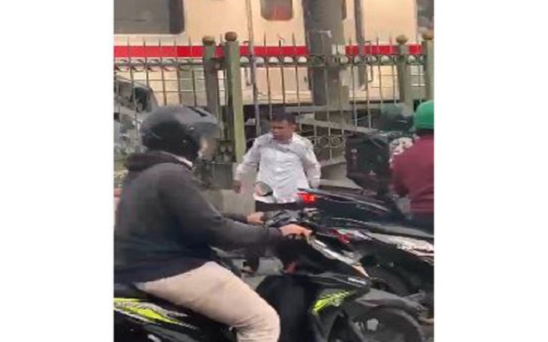 Terungkap, Pengemudi Mobil yang Hancur Ditabrak KRL di Citayam Ternyata Ustaz Ahmad Yasin